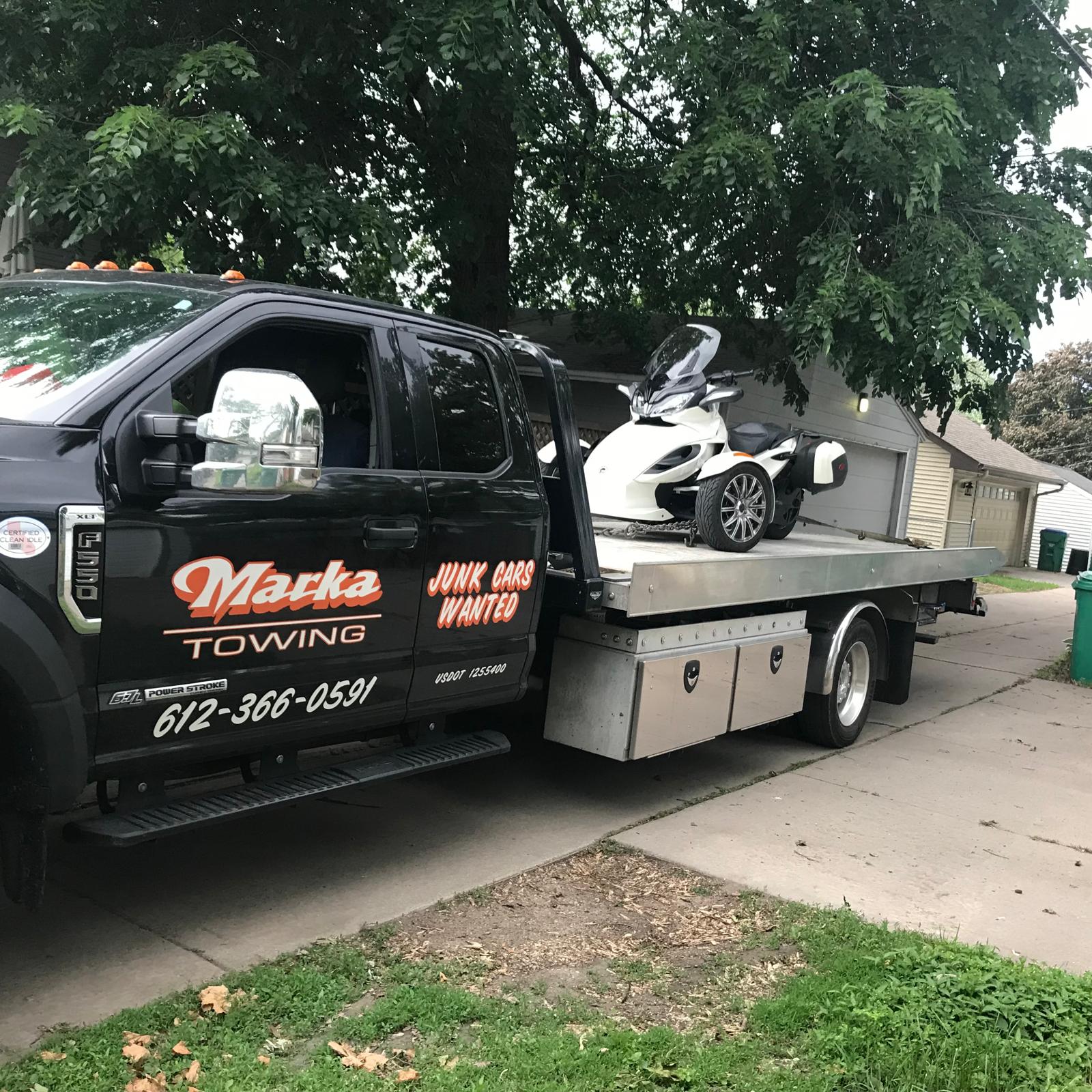 Marka Towing truck with motorcycle